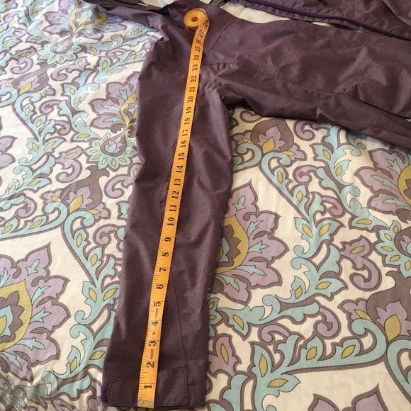 Light packable rain coat - Picture 3 of 6